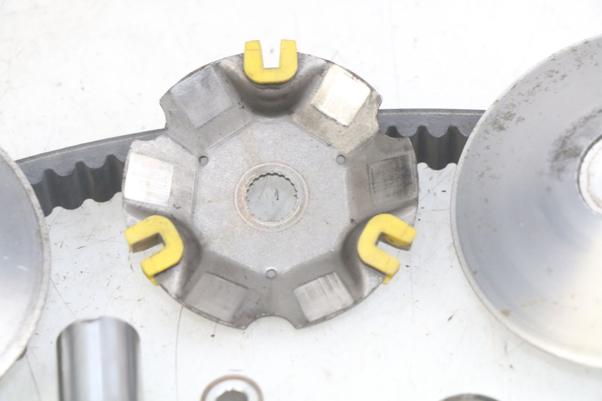 photo de VARIATOR APRILIA SCARABEO LIGHT 125 (2007 - 2011) - Technical close-up