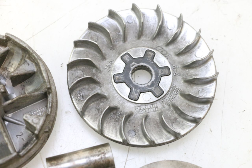 photo de VARIATOR MBK STUNT NAKED 50 (2004 - 2018) - Fixing points details