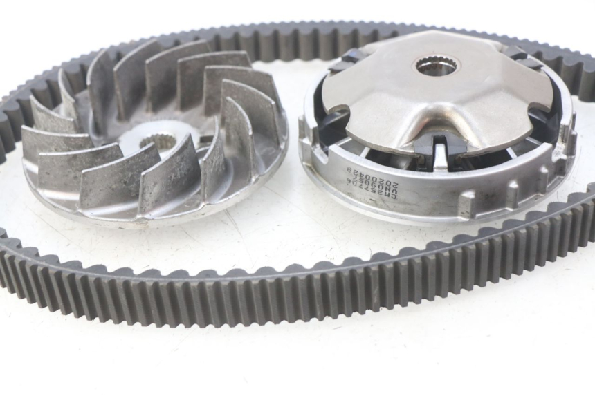 photo de VARIATOR PIAGGIO VESPA GTS IGET ABS 125 (2017 - 2023) - Component detail