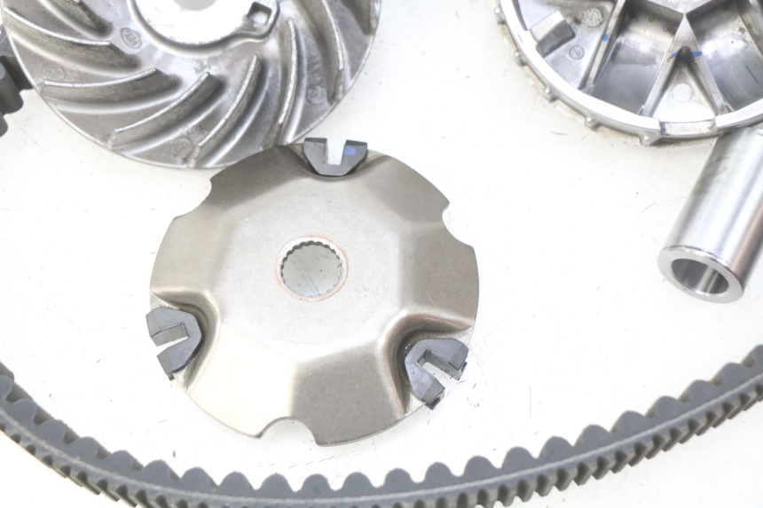 photo de VARIATOR PIAGGIO VESPA GTS IGET ABS 125 (2017 - 2023) - Surface and material condition