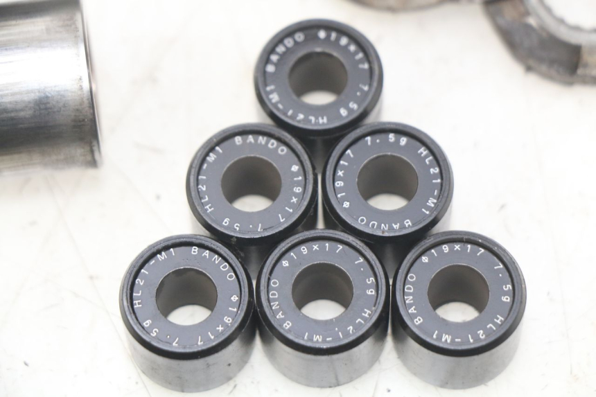 photo de VARIATOR PIAGGIO VESPA LXV 125 (2006 - 2009) - Fixing points details