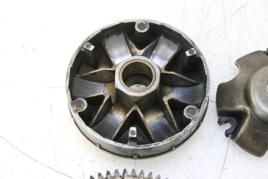 photo de VARIATOR PIAGGIO VESPA PRIMAVERA 2T 50 (2013 - 2018) - Alternative perspective