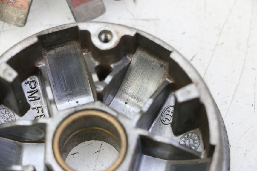 photo de VARIATOR PEUGEOT VIVACITY NEW 2T 50 (2008 - 2017) - Fixing points details