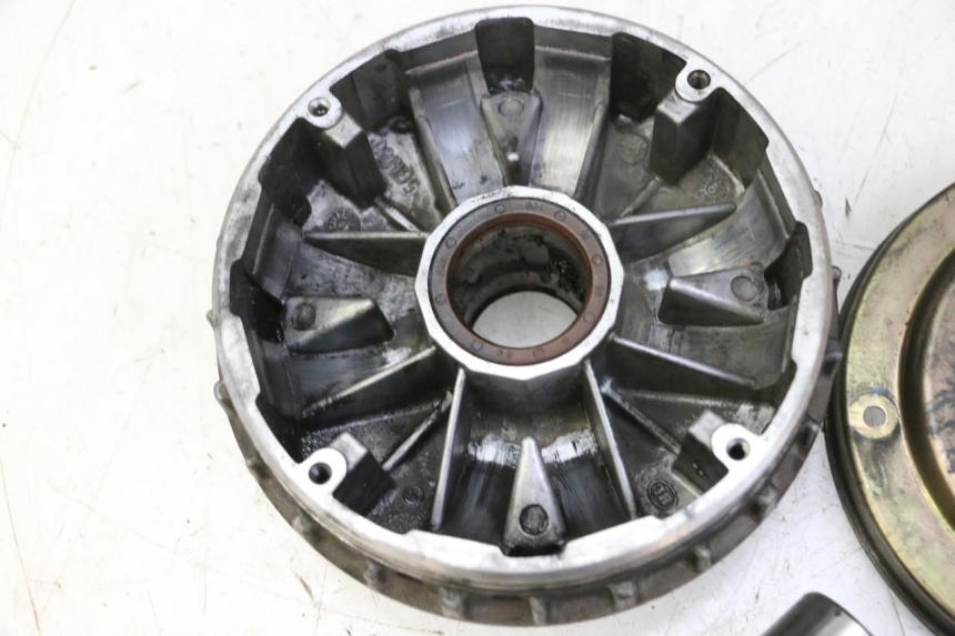 photo de VARIATOR YAMAHA X-MAX XMAX 250 (2006 - 2009) - Fixing points details