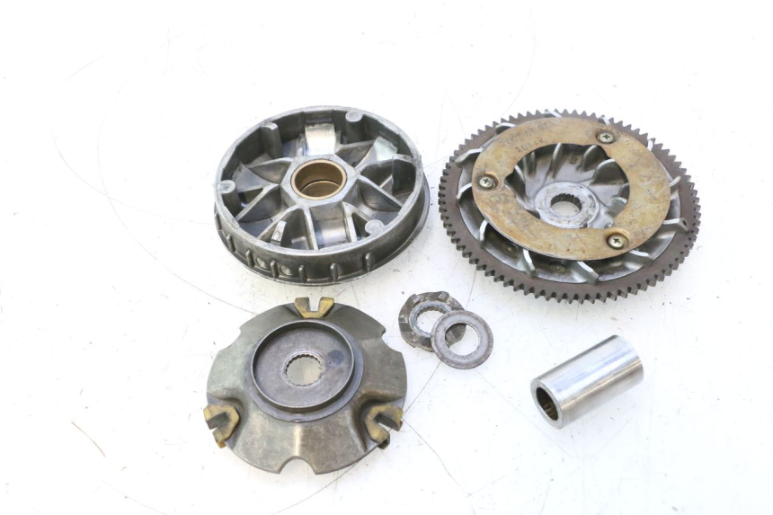photo de VARIATOR PIAGGIO X8 STREET 125 (2006 - 2007) - Fixing points details