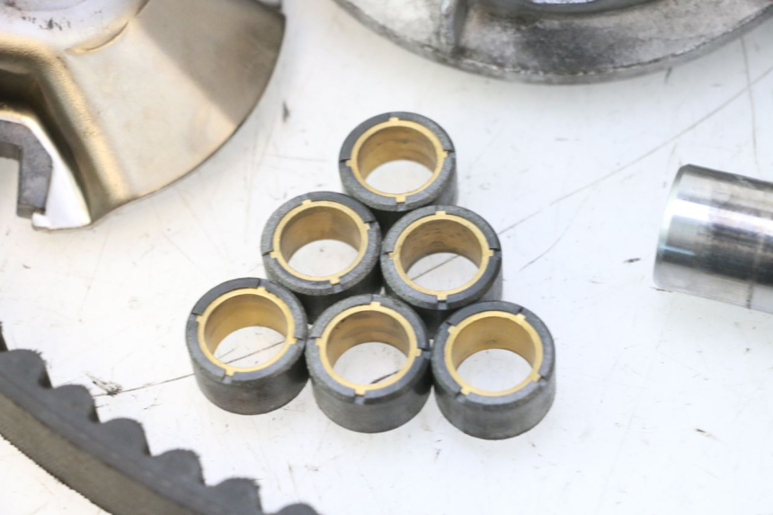 photo de VARIATOR YAMAHA YP MAJESTY 125 (1998 - 2001) - Detailed visual inspection