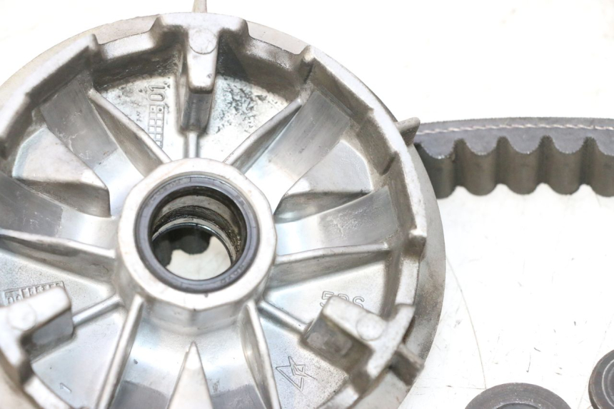 photo de VARIATOR YAMAHA YP MAJESTY 125 (2002 - 2006) - Focus on structure