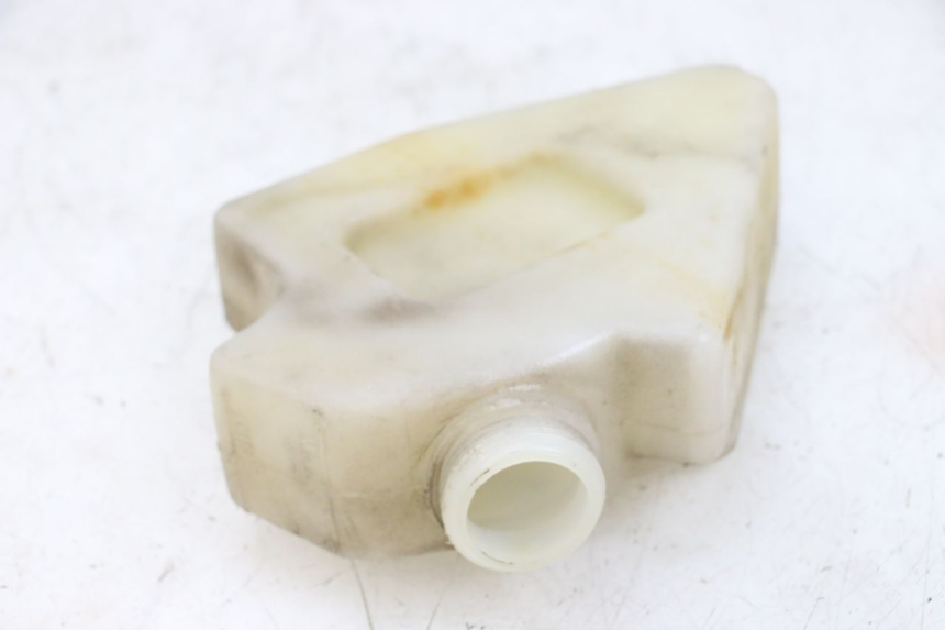 photo de COOLANT EXPANSION BOTTLE ADIVA AD3 300 (2014 - 2020) - Technical close-up