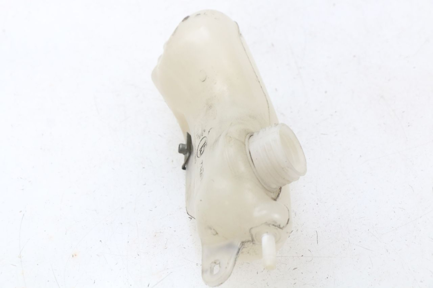 photo de EXPANSION TANK YAMAHA AEROX NAKED 2T 50 (2013 - 2017) - Zoom on usage condition