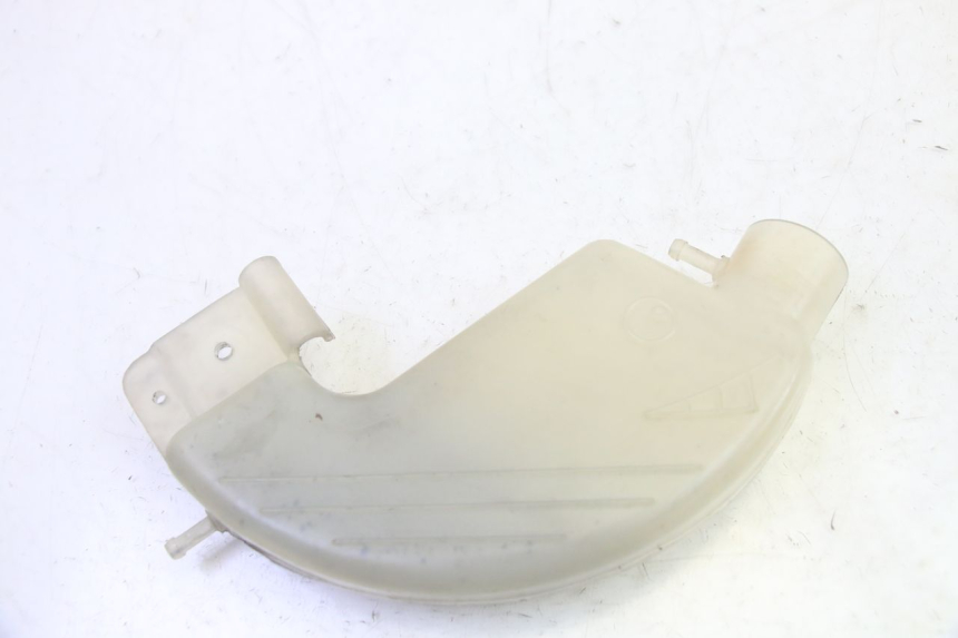 photo de COOLANT EXPANSION BOTTLE SUZUKI DL V STROM 1000 (2002 - 2007) - Zoom on usage condition