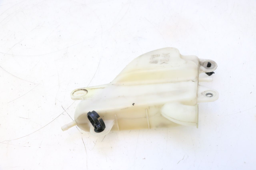 photo de COOLANT EXPANSION BOTTLE YAMAHA FJR 1300 (2001 - 2005) - Technical close-up