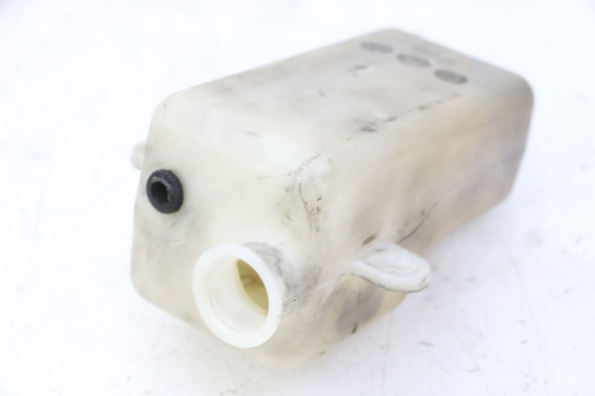 photo de COOLANT EXPANSION BOTTLE YAMAHA FZ6 N FAZER 600 (2004 - 2006) - Technical close-up