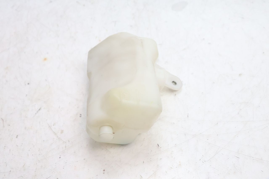 photo de COOLANT EXPANSION BOTTLE YAMAHA FZ8 800 (2010 - 2016) - Technical close-up