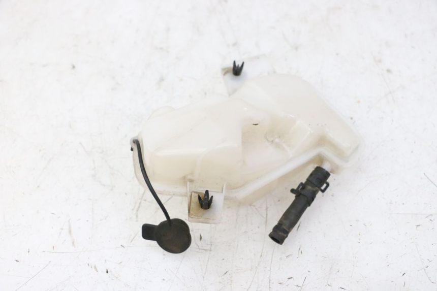 photo de COOLANT EXPANSION BOTTLE BMW G310 R 310 (2016 - 2020) - Alternative perspective