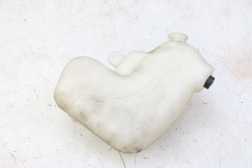 photo de COOLANT EXPANSION BOTTLE KYMCO GRAND DINK 125 (2002 - 2007) - Technical close-up