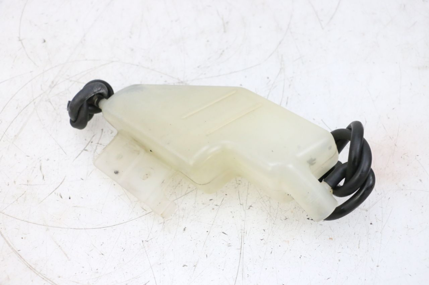 photo de COOLANT EXPANSION BOTTLE SUZUKI GSXR GSX-R 1000 (2003 - 2004) - Fixing points details