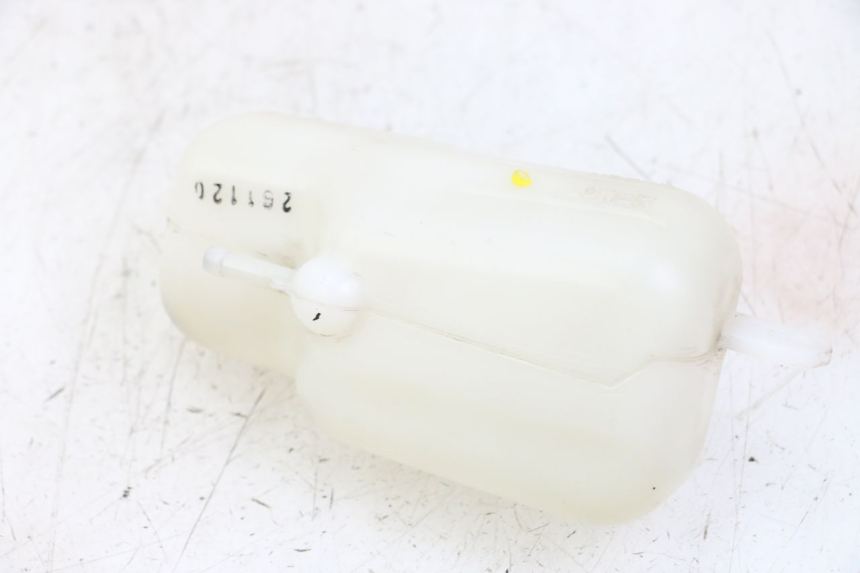 photo de COOLANT EXPANSION BOTTLE HONDA FORZA 125 (2021 - 2025) - Alternative perspective