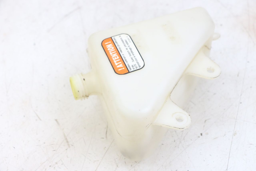 photo de COOLANT EXPANSION BOTTLE HYTRACK HY S 4X4 410 (2013 - 2016) - Technical close-up