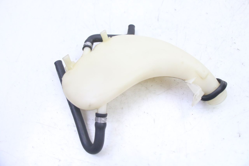 photo de COOLANT EXPANSION BOTTLE PIAGGIO NRG POWER PUREJET 50 (2018 - 2021) - Technical close-up