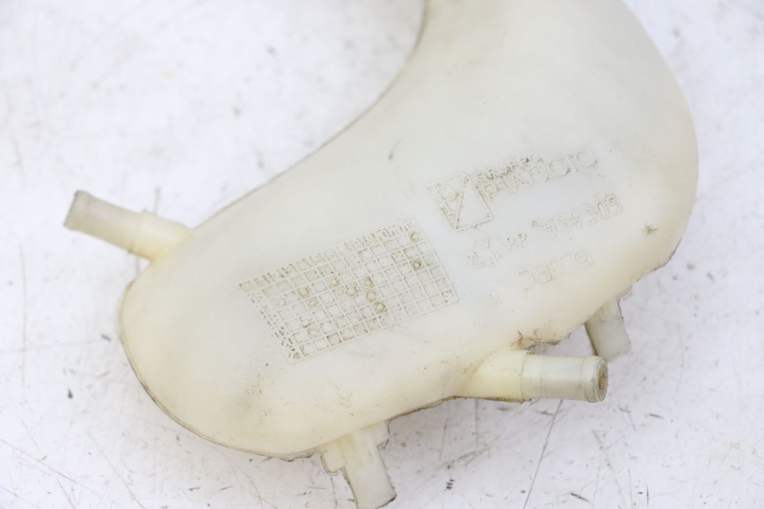 photo de COOLANT EXPANSION BOTTLE PIAGGIO NRG POWER PUREJET 50 (2018 - 2021) - Alternative perspective