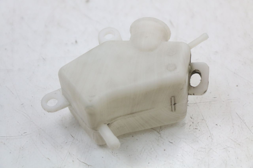 photo de COOLANT EXPANSION BOTTLE PEUGEOT BELVILLE 125 (2017 - 2021) - Zoom on usage condition