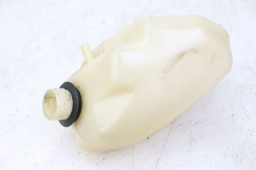 photo de COOLANT EXPANSION BOTTLE PIAGGIO BEVERLY 125 (1998 - 2005) - Alternative perspective