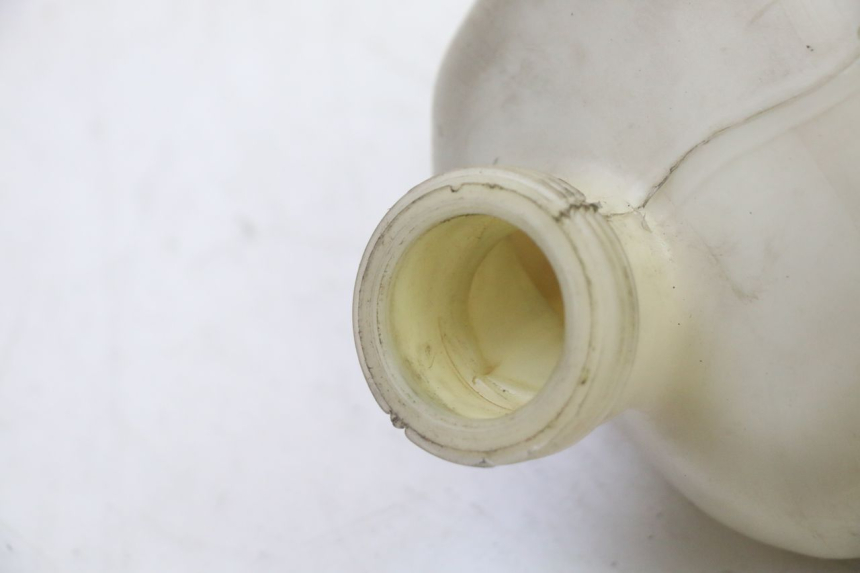 photo de EXPANSION TANK PEUGEOT SATELIS 125 (2010 - 2012) - Zoom on usage condition