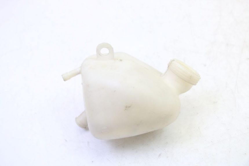 photo de COOLANT EXPANSION BOTTLE PEUGEOT SATELIS 125 (2006 - 2009) - Alternative perspective
