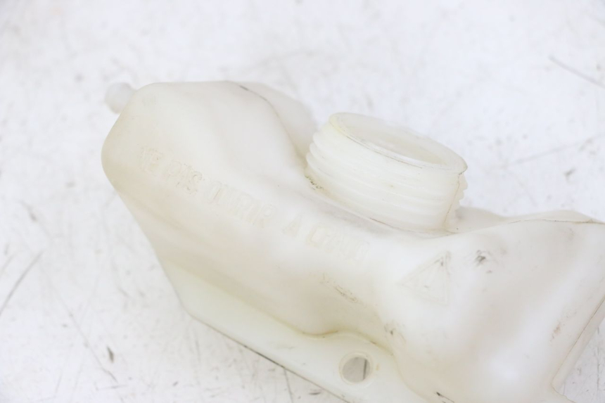 photo de COOLANT EXPANSION BOTTLE PEUGEOT SPEEDFIGHT 2 LC 50 (2000 - 2009) - Zoom on usage condition
