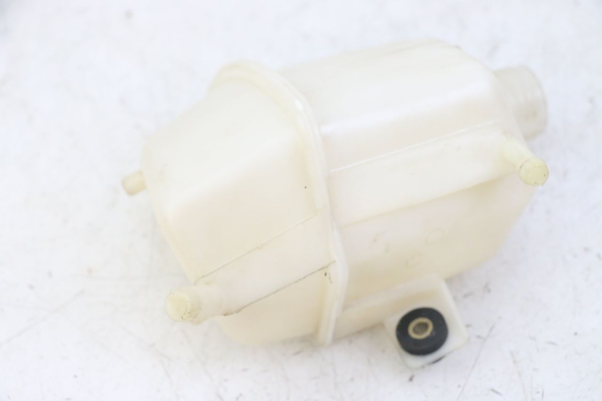 photo de COOLANT EXPANSION BOTTLE PIAGGIO SUPER LX 125 (2000 - 2003) - Alternative perspective