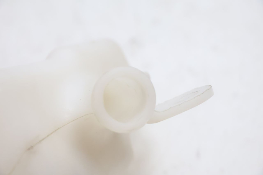 photo de COOLANT EXPANSION BOTTLE HONDA XLV VARADERO 125 (2007 - 2012) - Technical close-up