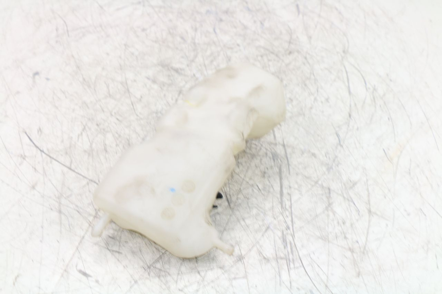 photo de COOLANT EXPANSION BOTTLE YAMAHA YP MAJESTY ABS 400 (2007 - 2009) - Component detail