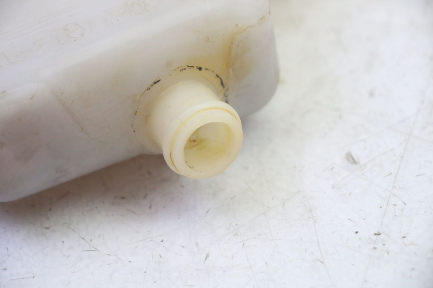photo de EXPANSION TANK YAMAHA YP MAJESTY 125 (2007 - 2010) - Fixing points details