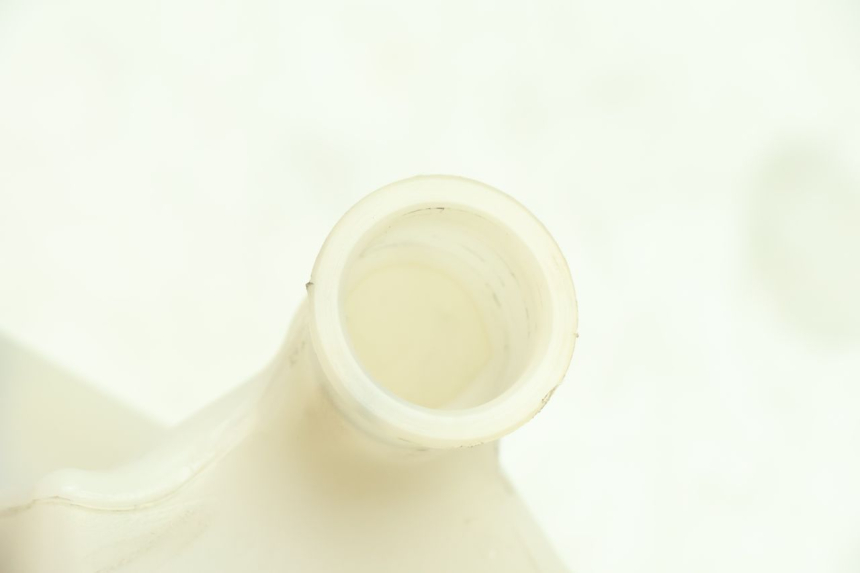 photo de COOLANT EXPANSION BOTTLE YAMAHA YZF R6 600 (2008 - 2009) - Alternative perspective