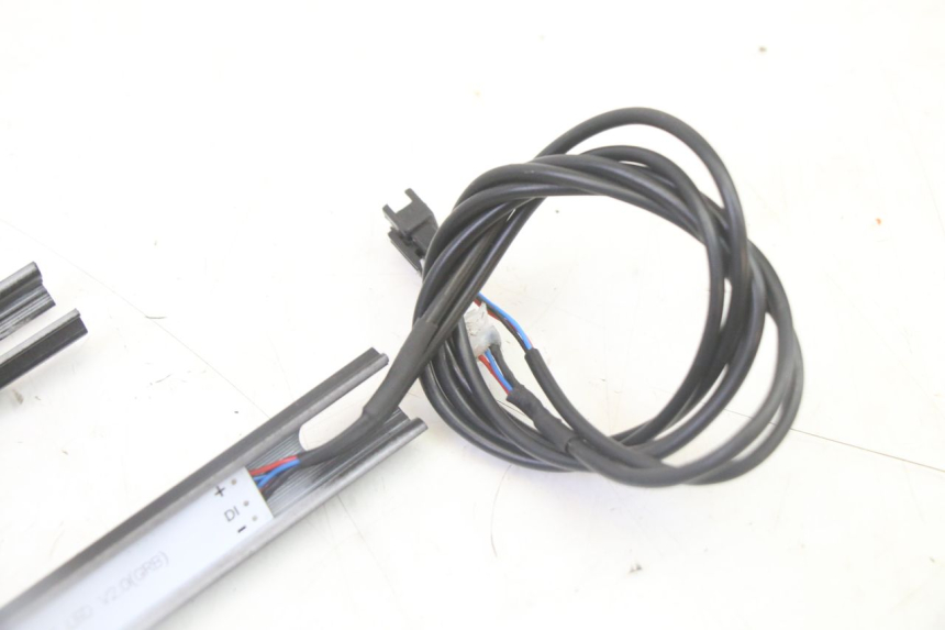 photo de PILOT LIGHT DUALTRON MINI SPECIAL 1 - Surface and material condition
