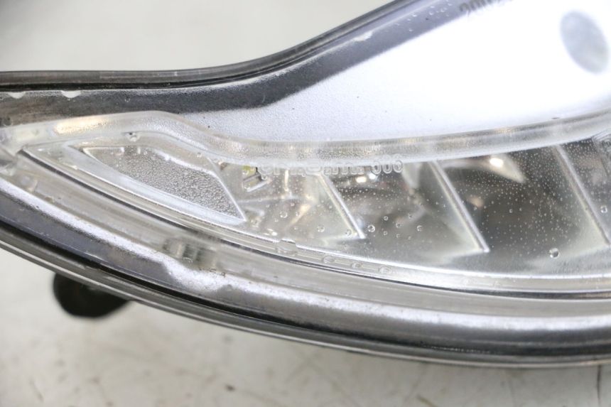 photo de PILOT LIGHT PIAGGIO MP3 500 (2014 - 2017) - Surface and material condition