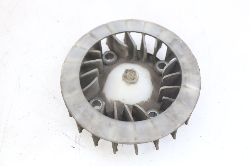 photo de FAN PEUGEOT KISBEE 4T 50 (2010 - 2017) - Main view