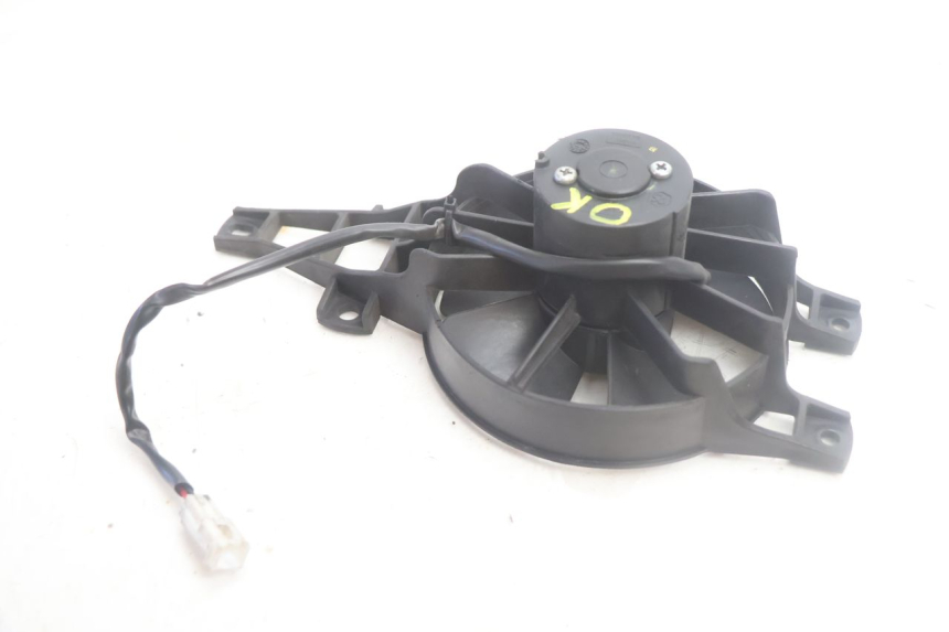 photo de FAN PIAGGIO MP3 500 (2016 - 2018) - Alternative perspective