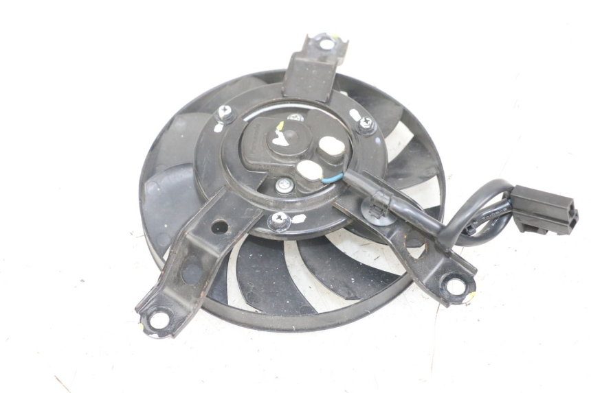 photo de FAN YAMAHA XMAX X-MAX ABS 125 (2017 - 2020) - Zoom on usage condition