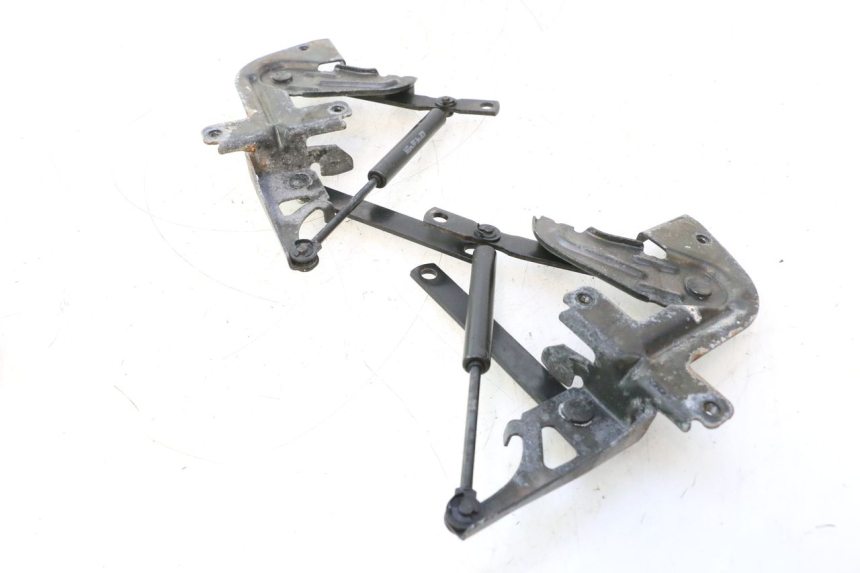 photo de UNDERSEAT ROD SHOCK PEUGEOT SATELIS 125 (2013 - 2018) - Zoom on usage condition