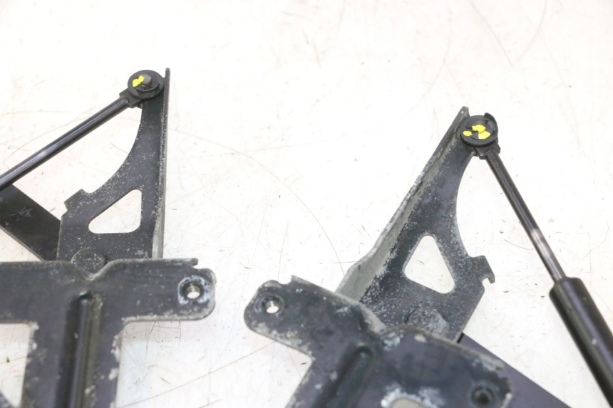 photo de UNDERSEAT ROD SHOCK PEUGEOT SATELIS 125 (2006 - 2009) - Component detail