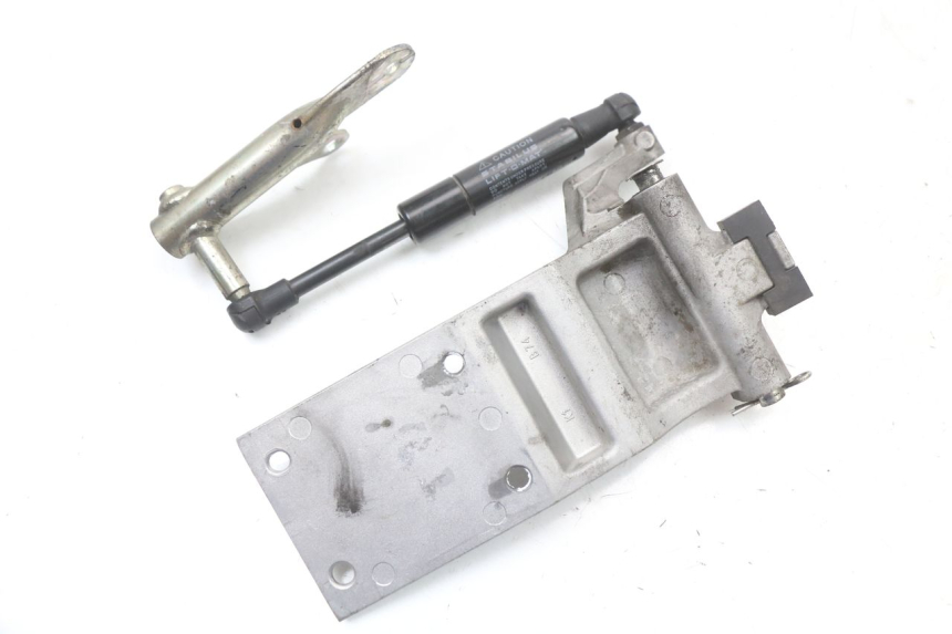 photo de TRUNK STRUT YAMAHA XMAX X-MAX ABS 125 (2017 - 2020) - Component detail