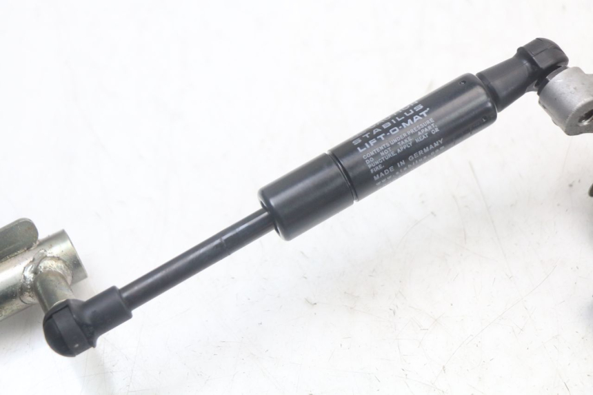 photo de TRUNK STRUT YAMAHA XMAX X-MAX ABS 125 (2017 - 2020) - Technical close-up