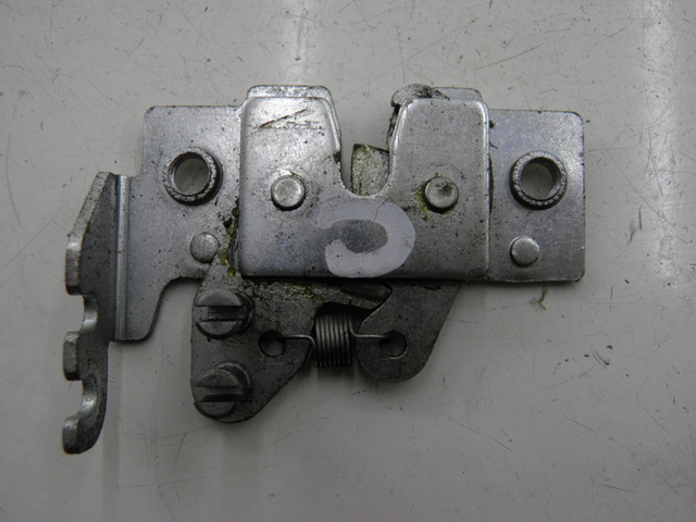 photo de UNDERSEAT STORAGE LOCK PIAGGIO XEVO 400 (2007) - Component detail
