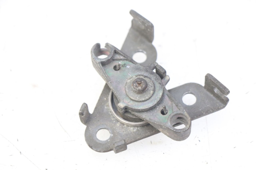 photo de LOCKING MECHANISM COVER PEUGEOT DJANGO 2T 50 (2014 - 2019) - Zoom on usage condition