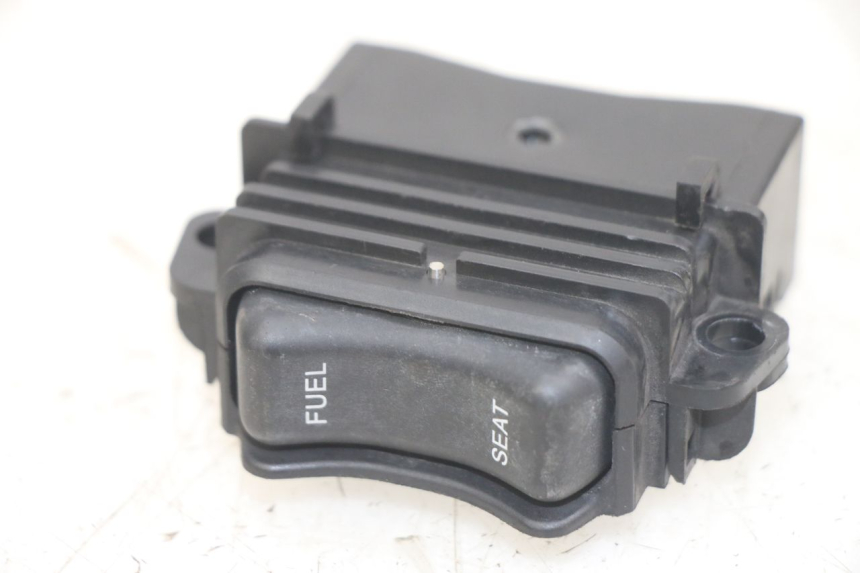 photo de LOCKING MECHANISM COVER HONDA PCX (JF28) 125 (2009 - 2011) - Technical close-up