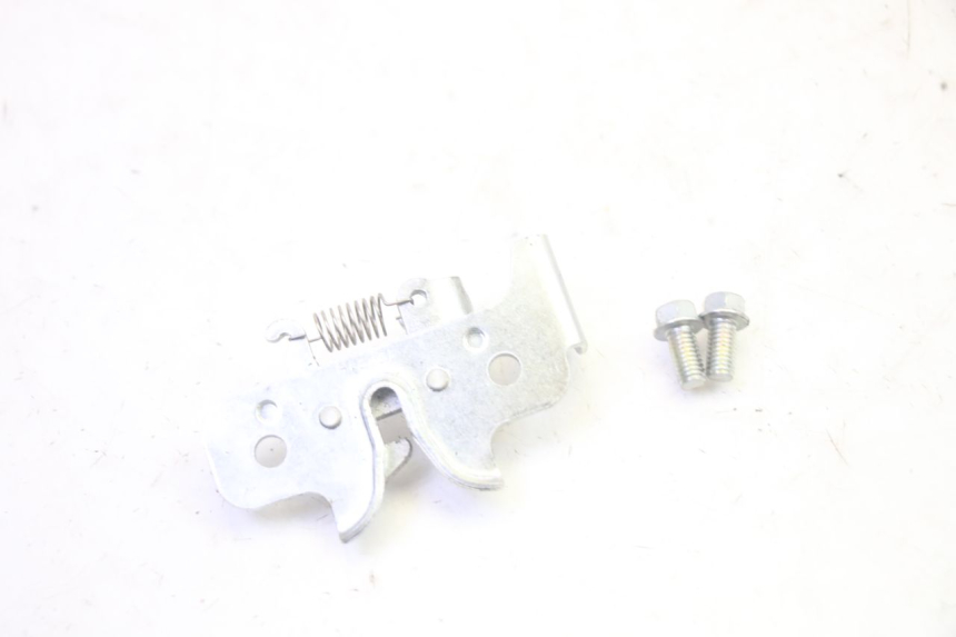 photo de DOOR LOCK YAMAHA TRICITY 300 (2020 - 2024) - Zoom on usage condition