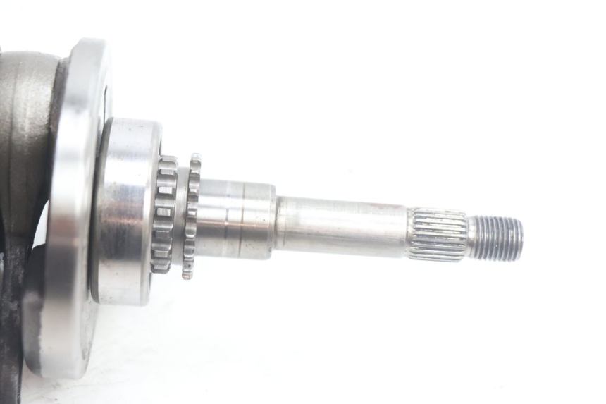 photo de CRANKSHAFT PEUGEOT KISBEE 4T 50 (2010 - 2017) - Alternative perspective