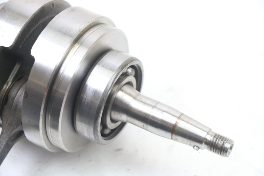 photo de CRANKSHAFT PEUGEOT TKR TREKKER FURIOUS 50 (2005 - 2014) - Alternative perspective