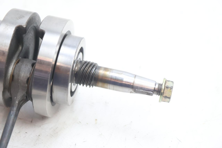 photo de CRANKSHAFT PEUGEOT TREKKER 50 (1995 - 2004) - Alternative perspective
